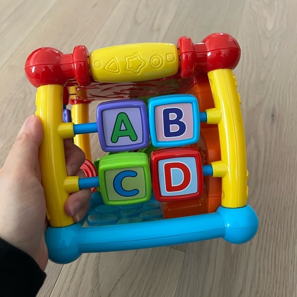 vtech Busy Learners Activity Cube - Picture 6 of 7